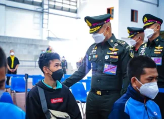 ผบ.ทบ. ตรวจเยี่ยมคัดเลือกทหารกองเกินระบบออนไลน์