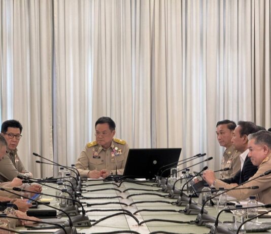 นายกฯ เรียกประชุมด่วนแก้น้ำท่วม กทม. สั่งระดมทุกหน่วยเร่งระบายน้ำ–เข้าถึงประชาชนทุกพื้นที่